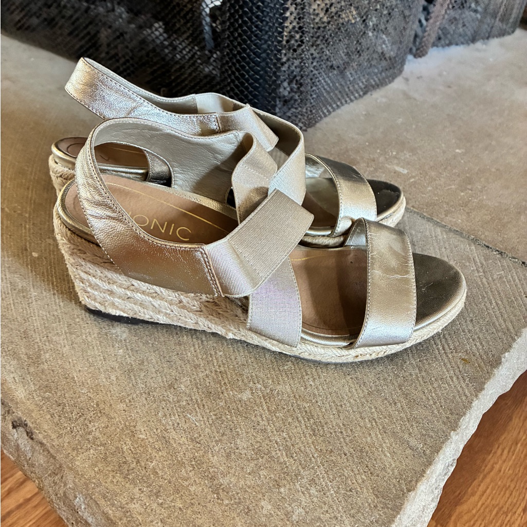 Vionic Ainsleigh Gold Wedge Espadrille Sandals - Women’s 8.5